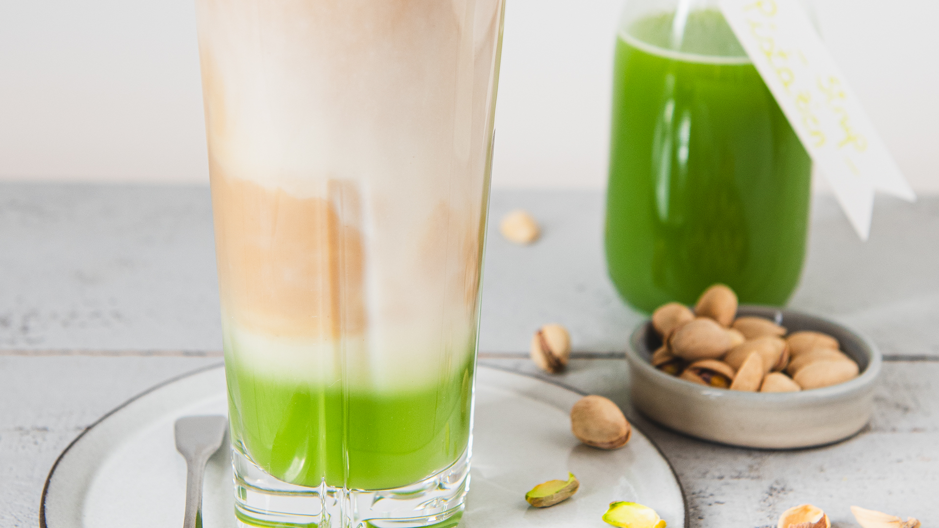 Kokos Pistazien Latte Macchiato American Pistachio Growers